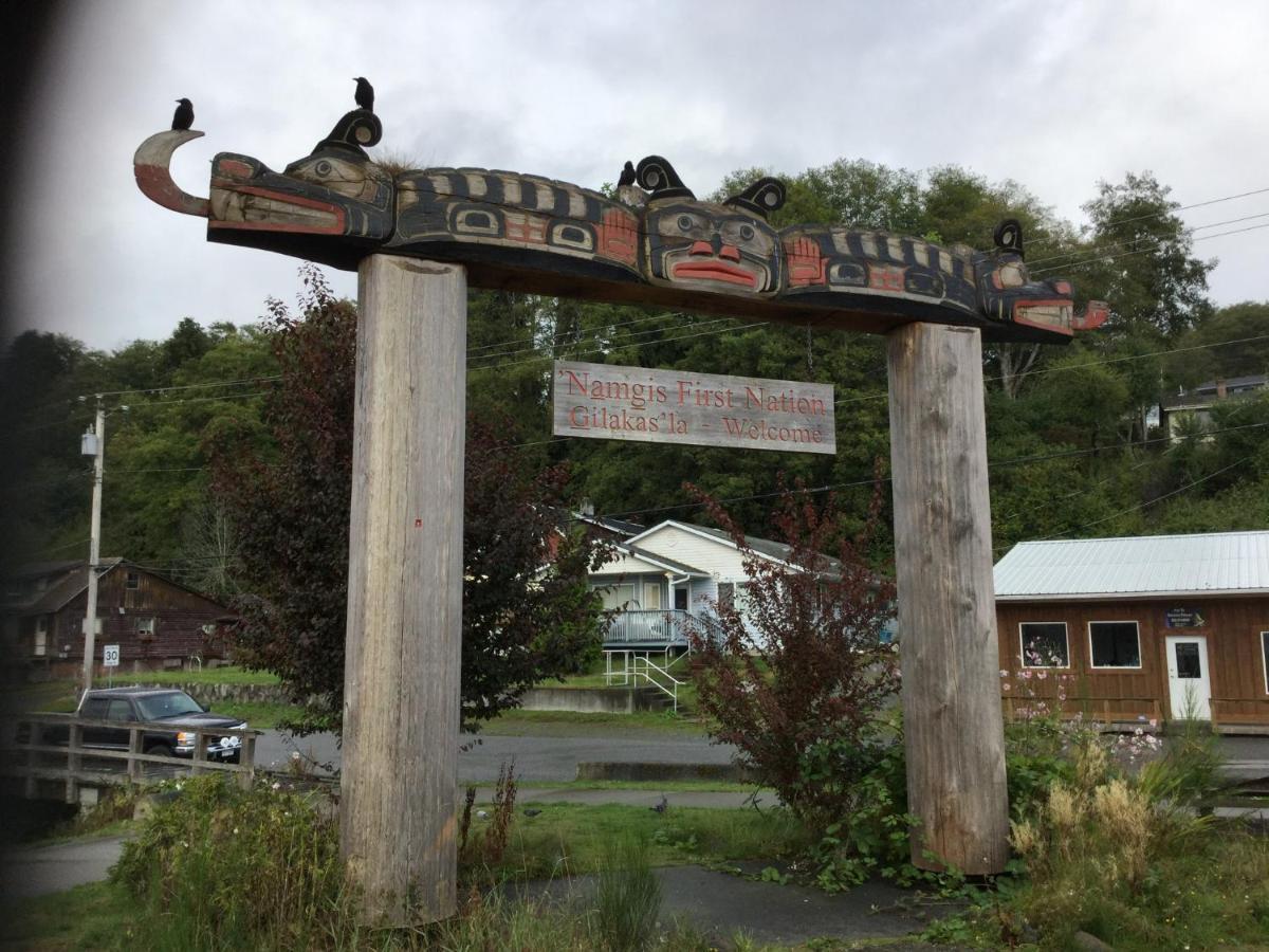 Alert Bay Sweet Home 外观 照片